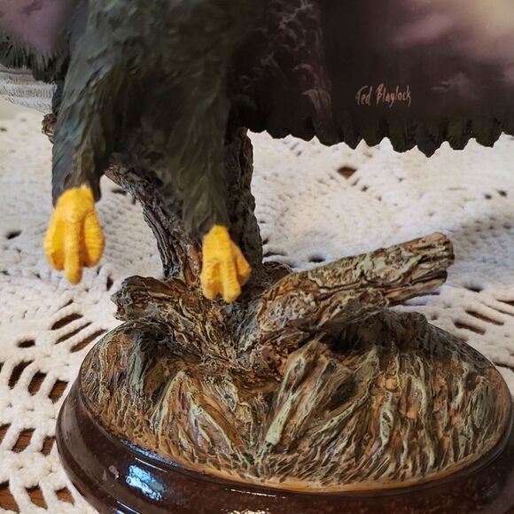 Bradford Exchange "Noble Guardian" from Wings of Power Collection Eagle Statue - Picture 5 of 6